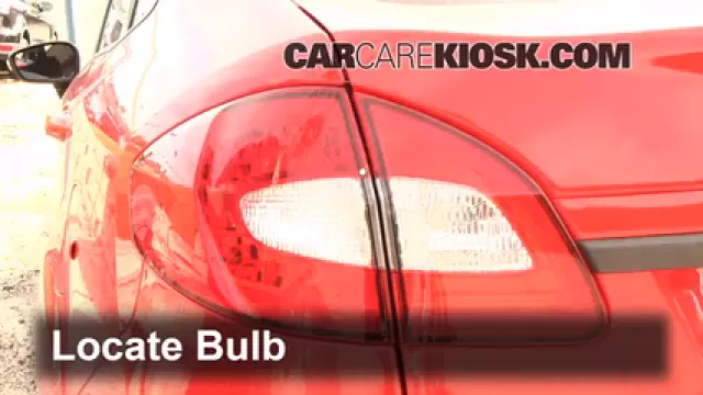 2011 Ford Fiesta SE 1.6L 4 Cyl. Sedan Éclairage Feux de position arrière (remplacer ampoule)